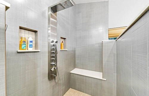 5 BR w/ Pool, close to Six flags, cowboy stadium, Globe Life field - Foto 13