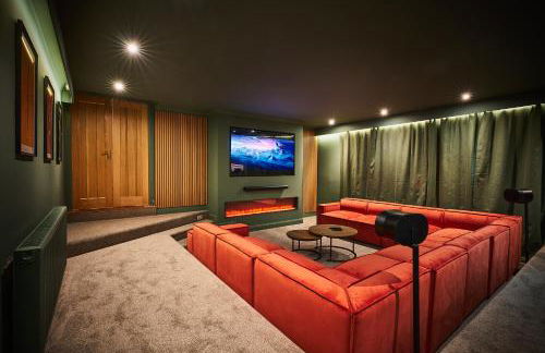 The Old Stables - Hot Tub, Sauna and Cinema - Photo 1