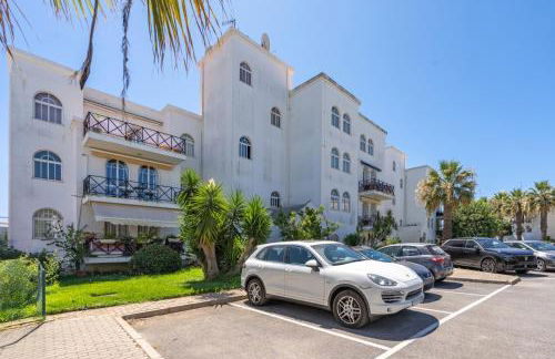 Elegant Flat with Pool & Balcony by HostWise - Foto 23