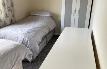 Spacious, Sleeps 18, 3 Bathrooms, Parking, Park, Mansfield - Foto 40