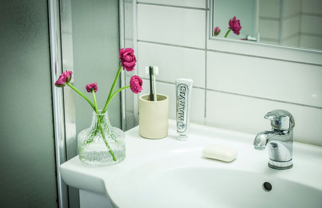 Studio apt w balcony and Kitchen - Foto 13