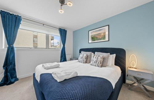Modern Stirling Apartment - Free Parking - Photo 21