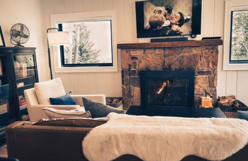 Luxury Mountain Cabin with Views, Hot Tub, Fireplace - Foto 14