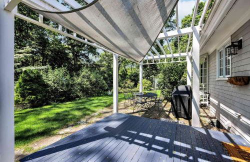 1 Story Family Home Half Mile to Beach with Patio , Grill, Office with Twin Beds, Peaceful Wooded Setting, Spacious Driveway, Garden Views, Walk to Shore, Perfect Cape Cod Getaway for Families - Foto 28