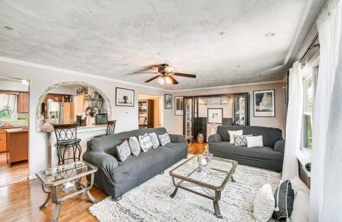 3 Mi to Lake Redman Home with Furnished Pergola! - Foto 3