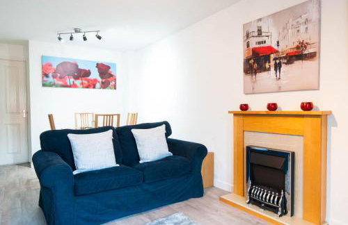 The Dakota - next to East Midlands Airport - Photo 9