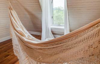 Fairytale Loft Suite 1 bed, 1 bath Luxury Apartment in Downtown Belmont - Foto 6