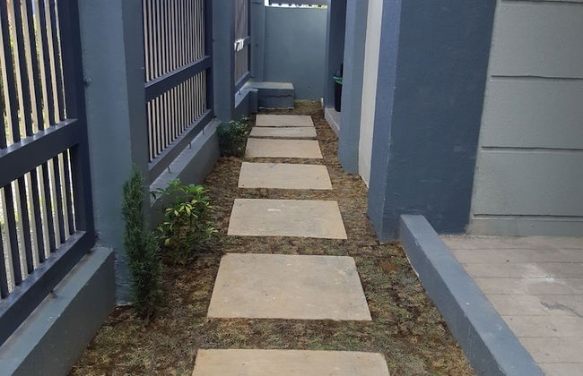 Restful 3BR Hillside Duplex - Foto 29