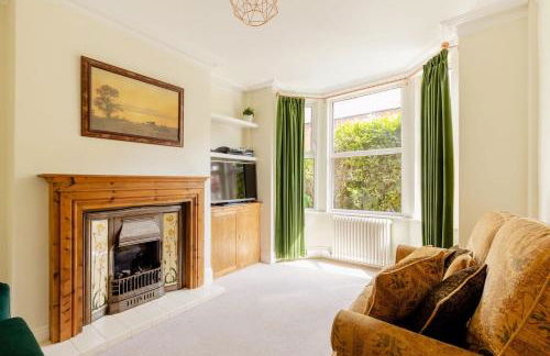 Contemporary Victorian Townhouse - walking distance to train station and Chester city centre - Photo 1