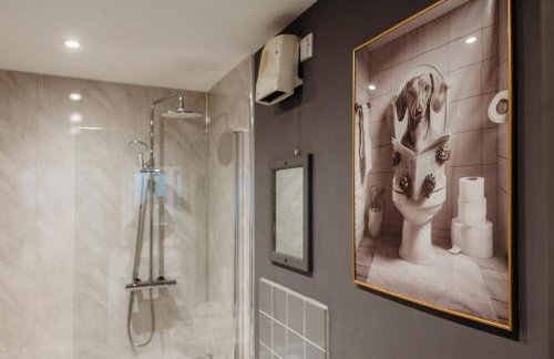 Heron's Perch- A pond-side retreat with cinema room - Photo 58