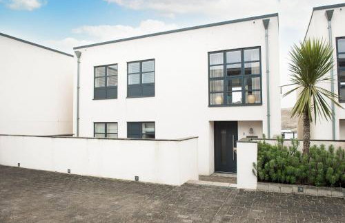 Sandyford, Holywell Bay - Sea Views - Walk to Beach - 2 Pets Allowed - Free Parking and WiFi - Foto 6