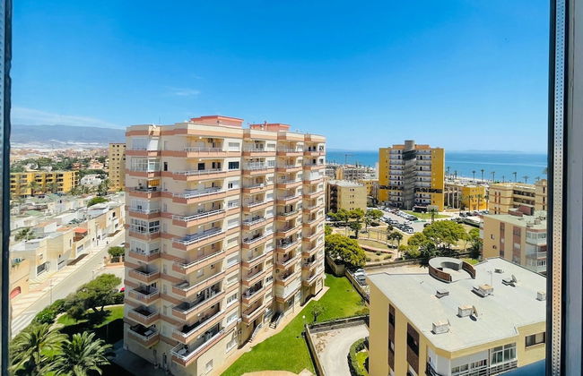 Mountain-view Apartment by Sea - Foto 38