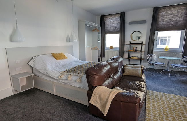 Gorgeous, Comfortable Apartment on the High Street - Foto 1