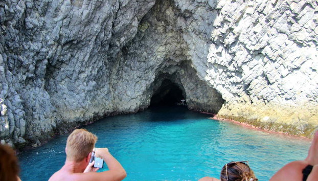 Paseo en barco por la Isla Grosa y El Farallón - Foto 5, Cueva del Dragón