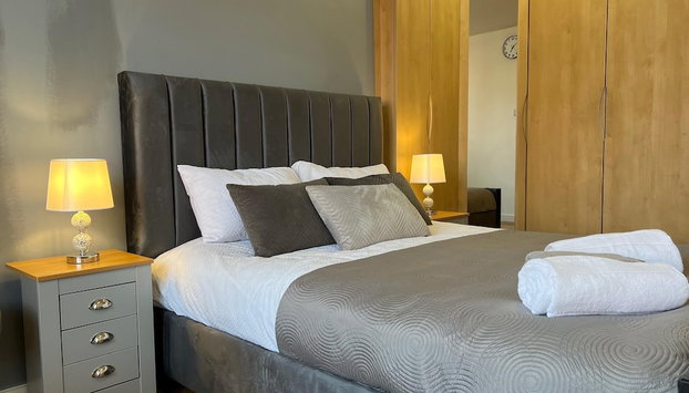 Spacious Duplex Apartment in Greater Manchester - Fast Wifi - Kingsize Bed - Foto 2, Imagen principal