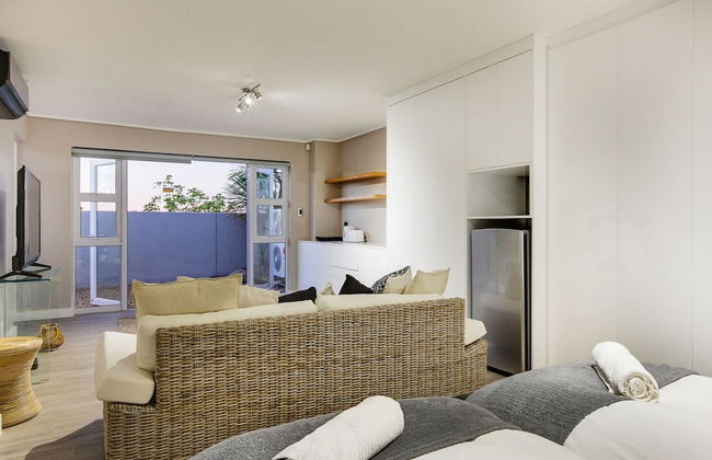 Camps Bay Holiday Apartment in Secure Complex With Private Pool and Parking Houghton Views - Foto 51