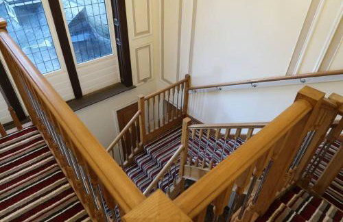 2 Bedroom Scenic Apartment, with Balcony View & Parking - Foto 8