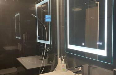 Preiswertes stilvolles Zimmer im privaten Haus mit großem schönem modernem Gemeinschaft Badenzimmer - Foto 13