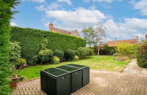 Beautiful 5-Bedroom Home with Cinema & Games Room - Foto 14