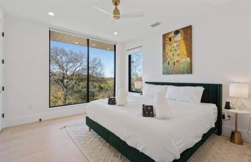 Barton Springs Luxe Heated Pool Spa Sleeps 16 - Photo 51