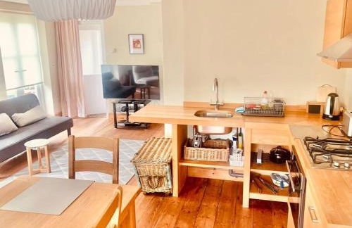 Delightful Ely house Bright and warm with cathedral view - Photo 8