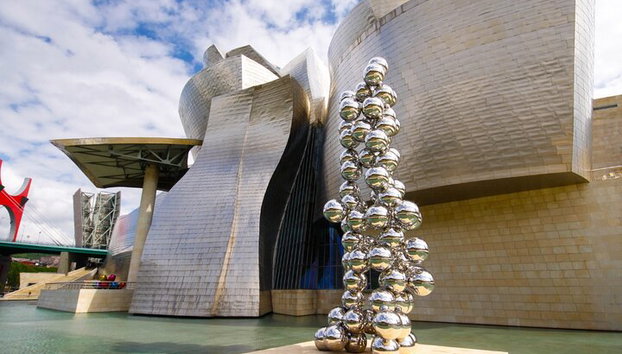 Bilbao & Guggenheim Museum Private Walking Tour with guide - Photo 3
