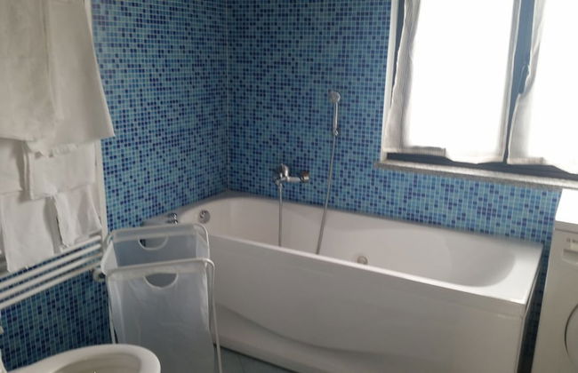 Comfortable Attic With Parking Space in the Town of Chiavari Num001 - Foto 7