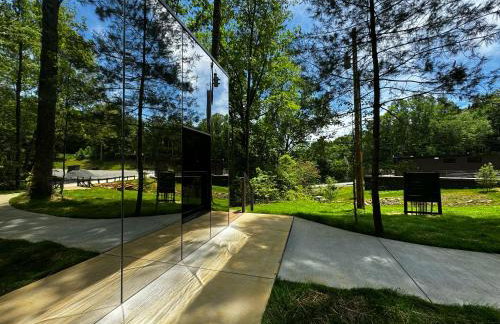 Couples Mirror Cabin- Reflections at Valley Bear Farms Resort - Foto 6