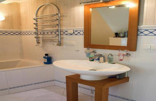 Seaside Villa with Sauna - Foto 23