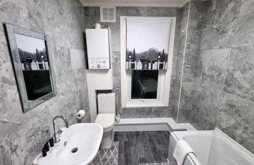 *6R* setup for your most amazing & relaxed stay + Free Parking + Free Fast WiFi * - Foto 15