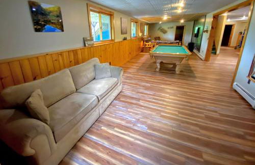 1800ML - As Seen on TV 1 mile from skiing great views hot tub fire pit beach Pool gym passes - Foto 30