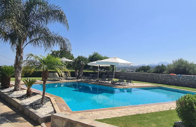 Villa With Private Pool, BBQ Area - Photo 34