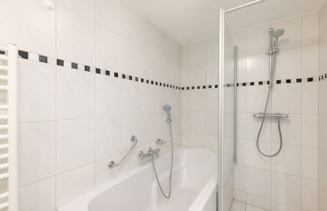 Bungalow in Veluwe With Sauna & Nature Views - Photo 7