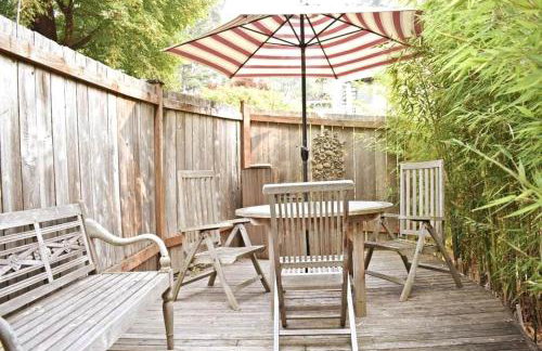 Charming Beach Cottage with Ocean Views & Sauna - Foto 31