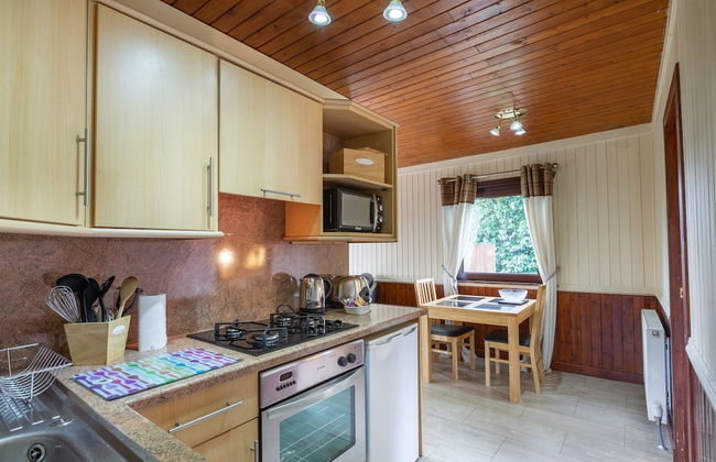 Bluebell Lodge 4 with Hot Tub - Photo 5