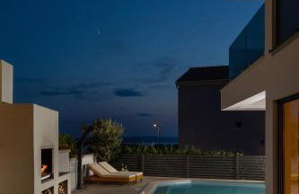 Luxury apartment Marco Polo with a private swimming pool with salt sea water - Foto 17