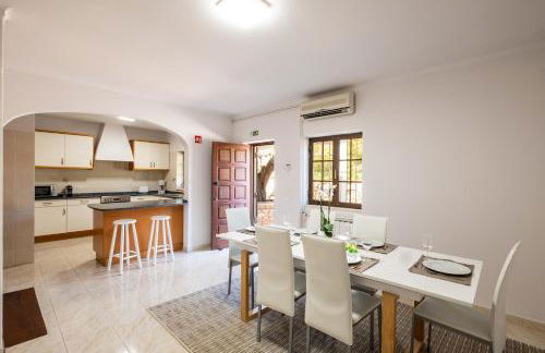 Casa Katarina - Private Villa - Heated pool - Free Wifi - Air Con - Foto 9