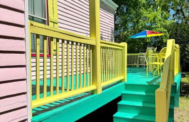 Uptown Colorful Cottage by the Riverwalk - Foto 9