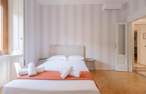 Velvet & Marble - Stylish Luxury City Center Apartment - Photo 1