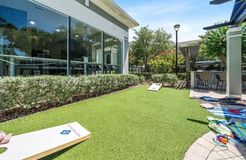 Modern 2BR2BA Pool Gym Near Airport #8 - Foto 41