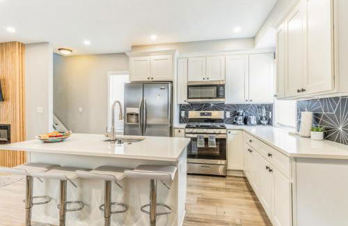 Next to Convention Center, Dave and Busters and Shops with parking - Foto 6