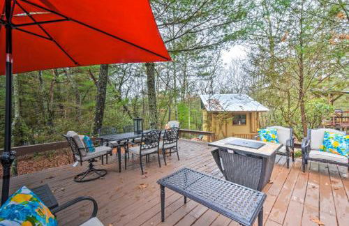 Otto Home with Fire Pit, Tree House and Hot Tub! - Foto 39