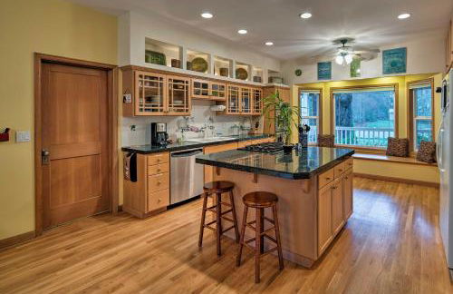 Home on Skykomish River with Fire Pit and Hot Tub - Foto 8