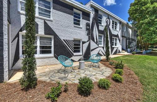 Spacious Conveniently Located 1BR in Myers Park - Photo 25