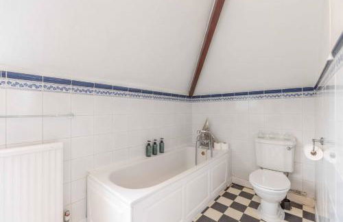 2BR Cottage and Parking, 10 Mins to Windsor - By Tempstay - Foto 9