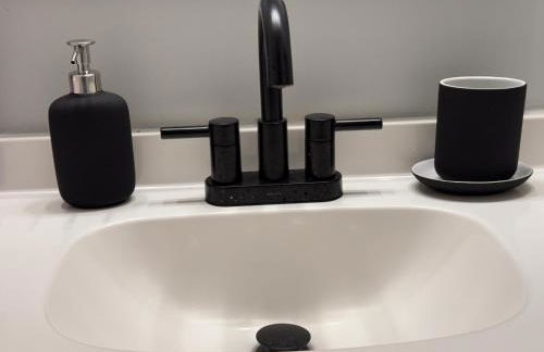 Charming 4BR 4BA Townhouse In Annandale, VA - Foto 39