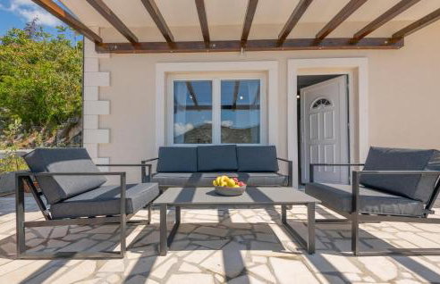 2 Bedroom Nice Apartment In Rogotin - Photo 6