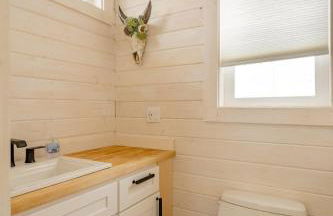 Stay Portland - The Tiny Oasis Steps to Local Coffee & Restaurants - Photo 44