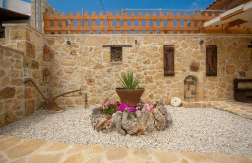 Pamelas House with Jacuzzi - Photo 23