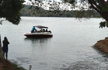 AP do LAGO, com Churrasqueira privativa , cozinha , internet no ap, rampa barco e jet, pesqueiro - B101 - Foto 13